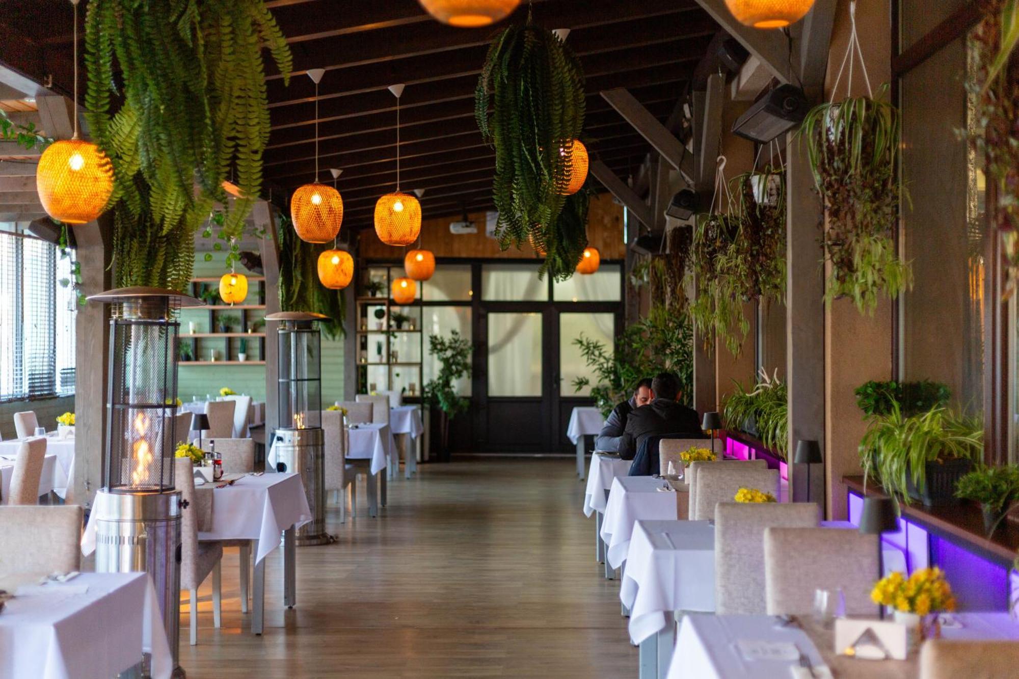 Hotel Restaurant Alesia Corunca ภายนอก รูปภาพ